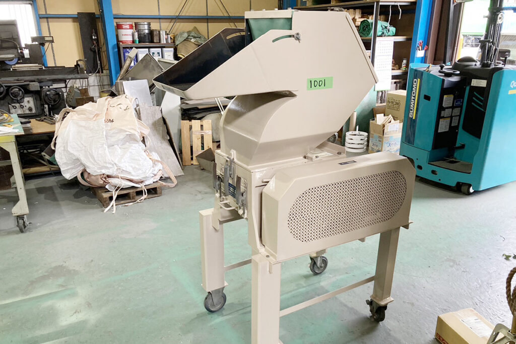 ダイコー精機社製　中古プラスチック粉砕機　【DAS-28】　【5馬力3.7kW】　側面画像