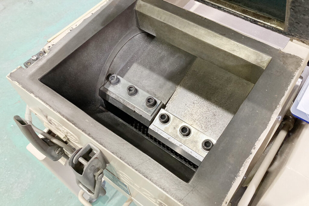 ダイコー精機社製　中古プラスチック粉砕機　【DAS-28】　【5馬力3.7kW】　刃部画像