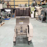 ダイコー精機社製　中古プラスチック粉砕機　【DAS-36】　【7.5馬力5.5kW】　正面画像のサムネイル