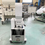 ホーライ社製　中古プラスチック粉砕機　【P-1314】　【1馬力0.75kW】　背面画像のサムネイル
