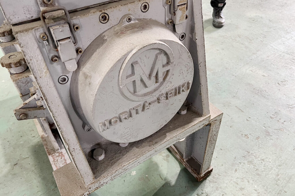 森田精機社製　中古プラスチック粉砕機　【JC-10D】　【10馬力7.5kW】　ベアリング部画像