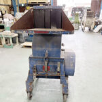 ダイコー精機社製　中古プラスチック粉砕機　【DAS-36】　【7.5馬力5.5kW】　正面画像のサムネイル