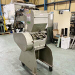 ホーライ社製　中古プラスチック粉砕機　【V-360（VC-360）】　【5馬力3.7kW】　側面画像のサムネイル