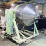 中古タンブラー・混合機（ミキサー）（縦型）　【容量500kg】　側面画像のサムネイル