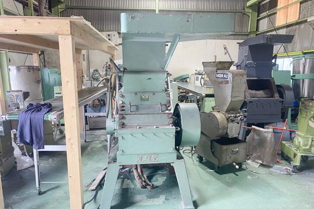 大達精工場社製　中古プラスチック粉砕機　【SW】　【20馬力15kW】