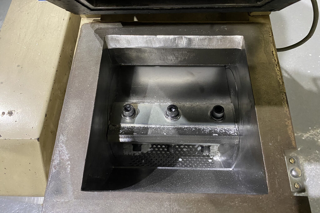 ダイコー精機社製　中古プラスチック粉砕機　【DAS-20】　【3馬力2.2kW】　刃部画像