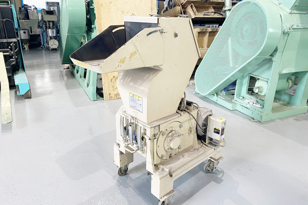 ダイコー精機社製　中古プラスチック粉砕機　【DAS-20】　【3馬力2.2kW】　側面画像2