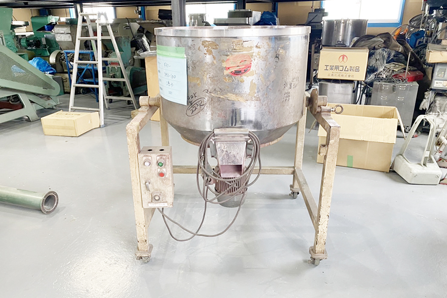 ダイコー精機社製　中古ミキサータンブラー・混合機（横型）　【DMV-100】　【2馬力1.5kW】　正面画像