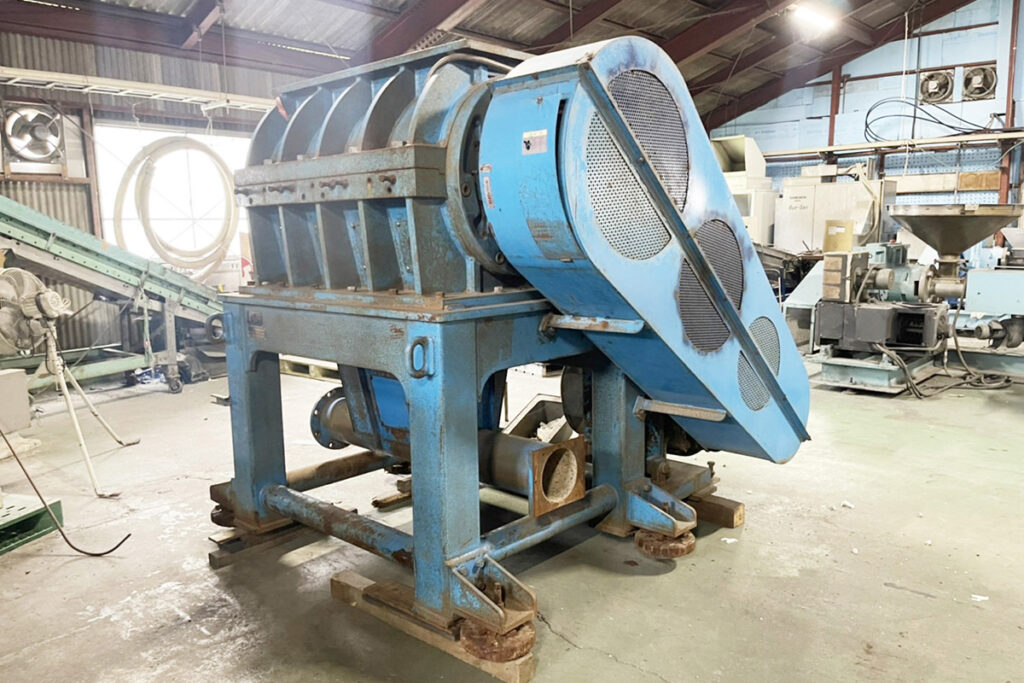 タナカ社製　中古プラスチック粉砕機　【MF55-1050】　【100馬力75kW】