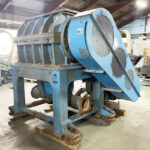 タナカ社製　中古プラスチック粉砕機　【MF55-1050】　【100馬力75kW】のサムネイル