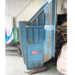 タナカ社製　中古プラスチック粉砕機　【MF55-1050】　【100馬力75kW】　ホッパー部画像のサムネイル