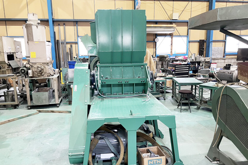 ソメタニ産業社製　中古プラスチック粉砕機　【SKC-35-720】　【15馬力11kW】　背面画像