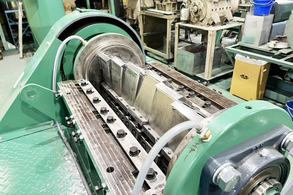 ソメタニ産業社製　中古プラスチック粉砕機　【SKC-35-720】　【15馬力11kW】　刃部画像2