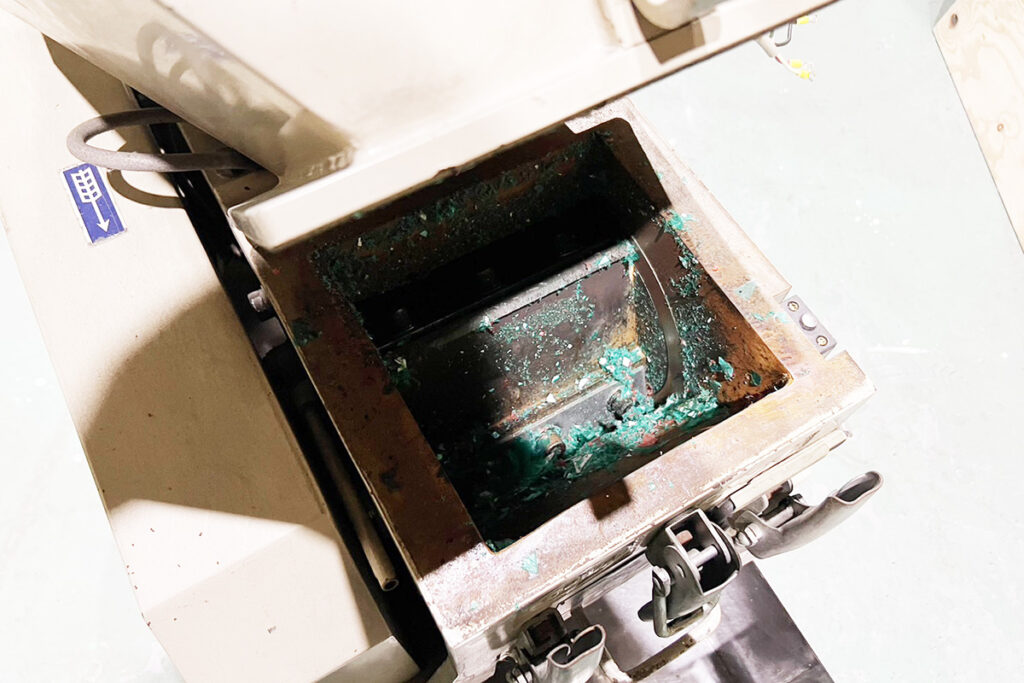 ダイコー精機社製　中古プラスチック粉砕機　【DAS-20】　【3馬力2.2kW】　刃部画像2