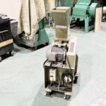 ホーライ社製　中古プラスチック粉砕機　【P-1314】　【1馬力0.75kW】　正面画像のサムネイル