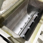 ホーライ社製　中古プラスチック粉砕機　【V-360（VC-360）】　【5馬力3.7kW】　刃部画像2のサムネイル