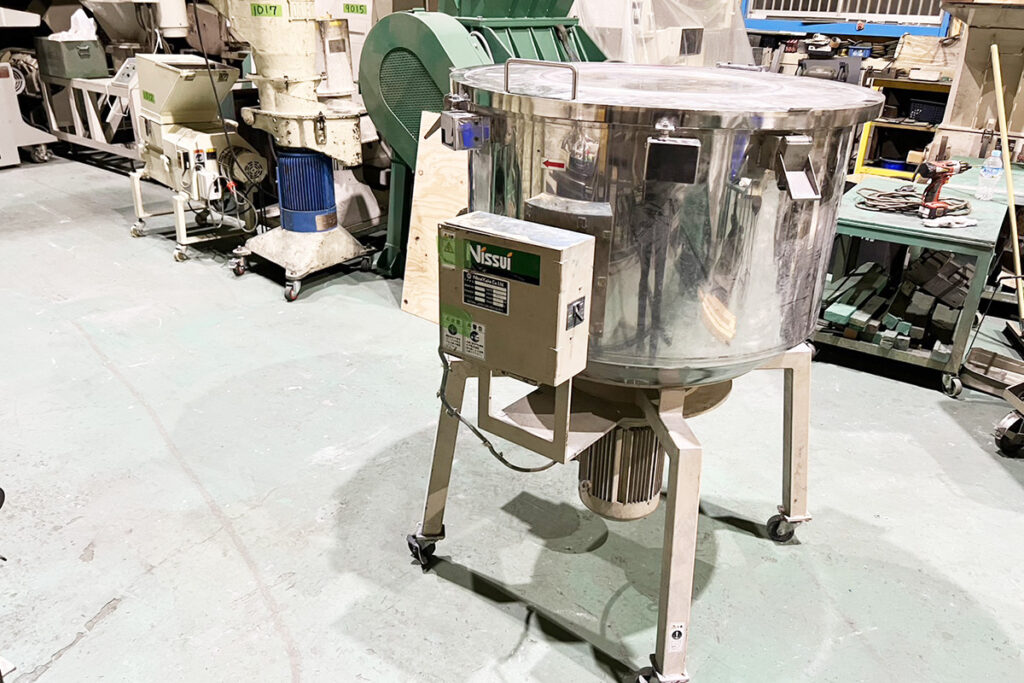 日水化工社製　中古タンブラー・混合機（ミキサー）　【EK-02】　【5馬力3.7kW】　【容量150kg】　側面画像2
