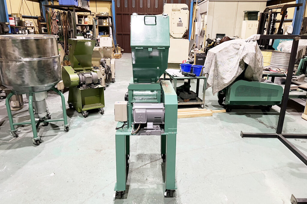 ダイコー精機社製　中古プラスチック粉砕機　【DAS-20】　【3馬力2.2kW】　背面画像