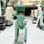 ダイコー精機社製　中古プラスチック粉砕機　【DAS-20】　【3馬力2.2kW】　正面画像のサムネイル