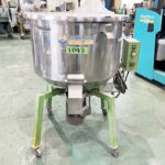 日水化工社製　中古タンブラー・混合機（ミキサー）　【TM-100】　【容量100kg】　正面画像のサムネイル