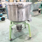 日水化工社製　中古タンブラー・混合機（ミキサー）　【TM-100】　【容量100kg】　側面画像のサムネイル