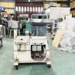 森田精機社製　中古プラスチック粉砕機　【JC-10D】　【10馬力7.5kW】　正面画像のサムネイル
