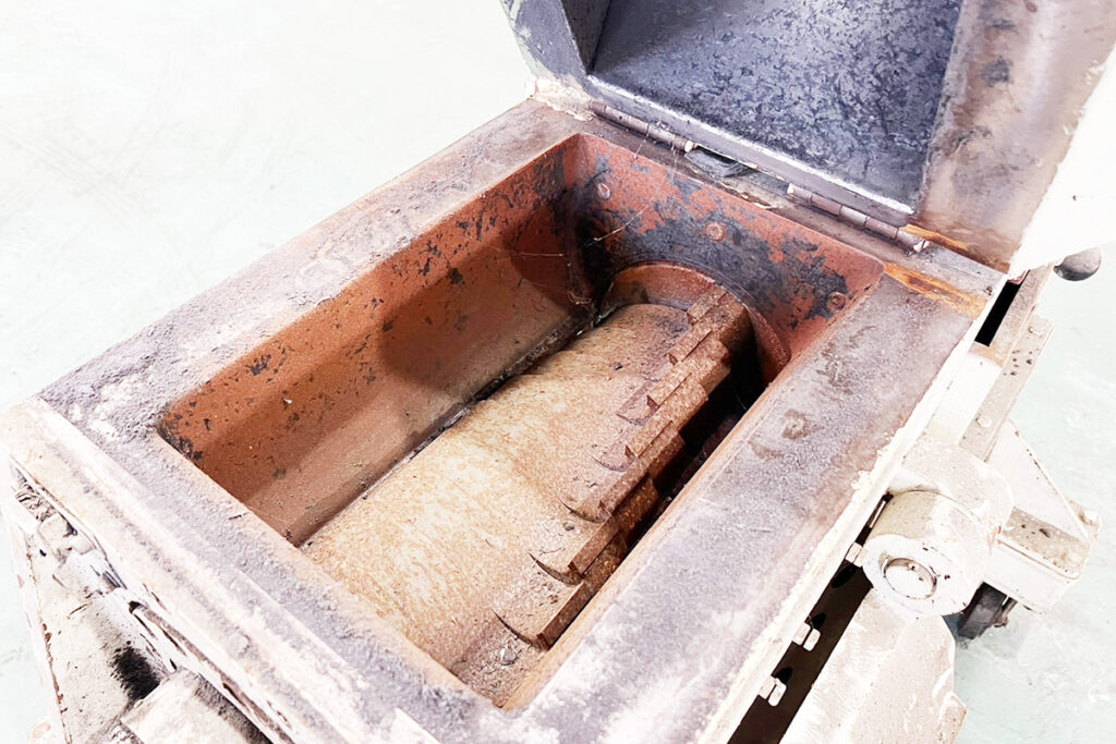 森田精機社製　中古プラスチック粉砕機　【JC-10D】　【10馬力7.5kW】　刃部画像