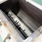 ホーライ社製　中古プラスチック粉砕機　【V-420（VC-420）】　【15馬力11kW】　刃部画像のサムネイル