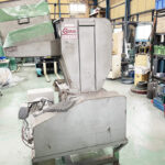 ホーライ社製　中古プラスチック粉砕機　【V-420（VC-420）】　【15馬力11kW】　側面画像のサムネイル