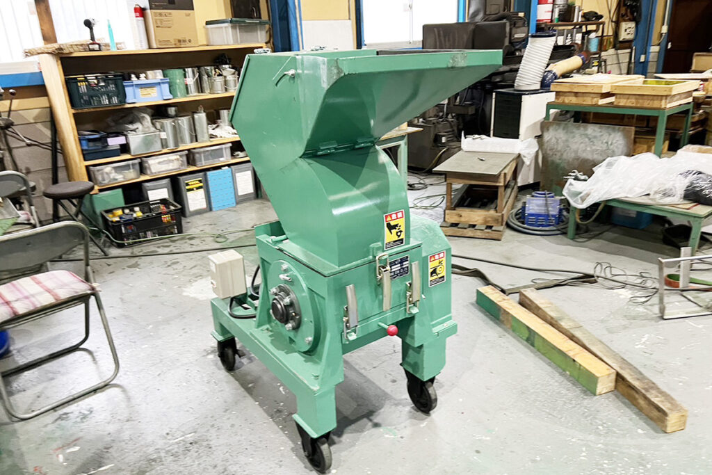 ダイコー精機社製　中古プラスチック粉砕機　【DAS-28】　【5馬力3.7kW】