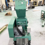 ダイコー精機社製　中古プラスチック粉砕機　【DAS-28】　【5馬力3.7kW】　背面画像のサムネイル
