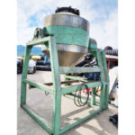 中古タンブラー・混合機（ミキサー）　【容量2t（2000kg）】　【縦型】　全体画像のサムネイル