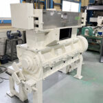 大登機械社製　中古プラスチック粉砕機　【DN-250-1125 OS】　【10馬力7.5kW】　側面画像のサムネイル
