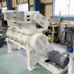 大登機械社製　中古プラスチック粉砕機　【DN-250-1125 OS】　【10馬力7.5kW】のサムネイル