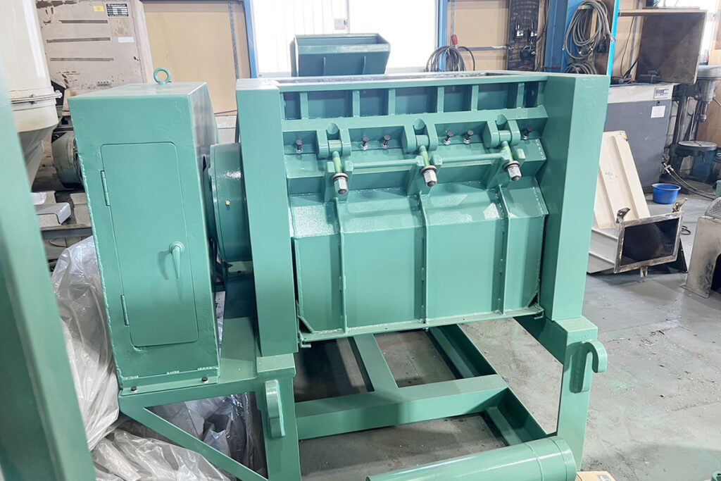 ホーライ社製　中古プラスチック粉砕機　【UO-30-720】　【30馬力22kW】