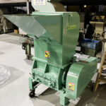 大登機械社製　中古プラスチック粉砕機　【DN-200-450】　【7.5馬力5.5kW】のサムネイル