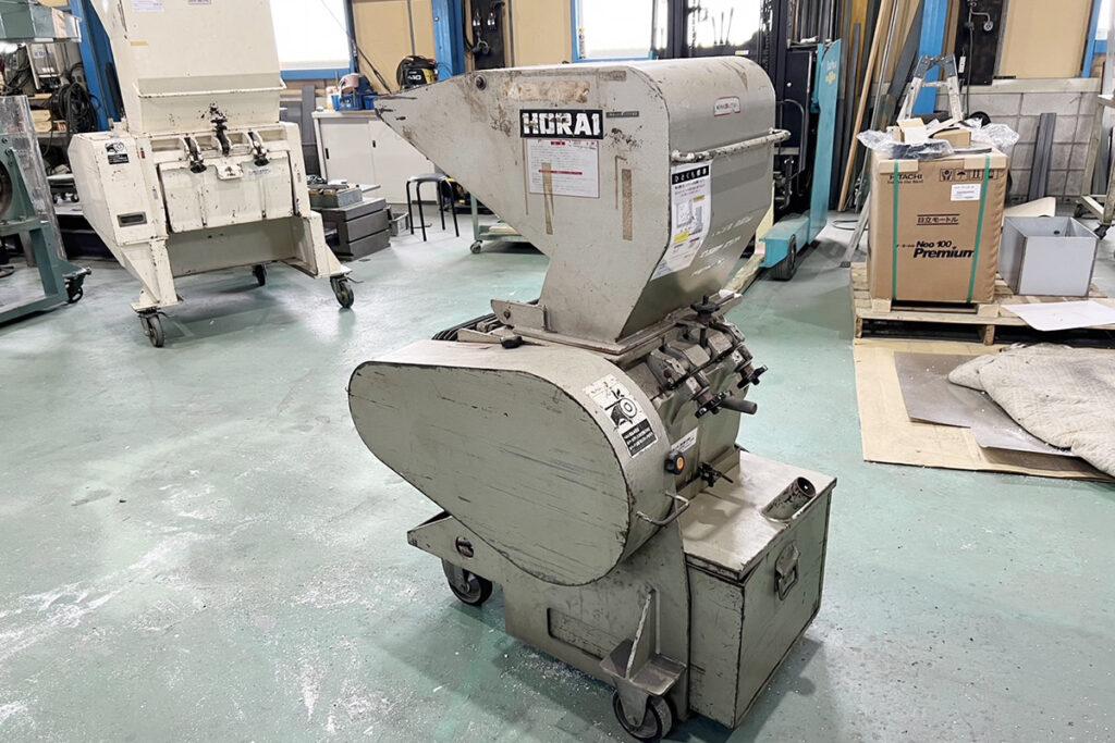 ホーライ社製　中古プラスチック粉砕機　【V-360（VC-360）】　【5馬力3.7kW】