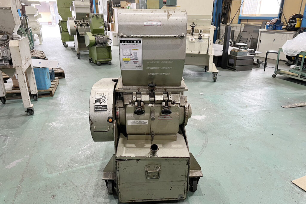 ホーライ社製　中古プラスチック粉砕機　【V-360（VC-360）】　【5馬力3.7kW】　背面画像