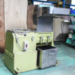森田精機社製　中古プラスチック粉砕機　【J-05】　【5馬力3.7kW】　側面画像のサムネイル