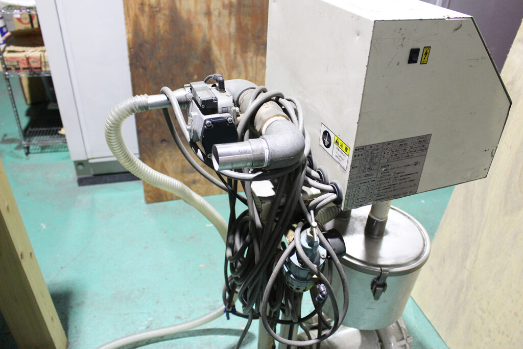 カワタ社製　中古輸送機　【AVL-07/0208】　【2方向吸引輸送機（ツインローダー）】　背面画像