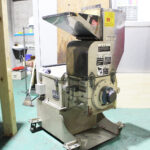 森田精機社製　中古プラスチック粉砕機　【J-5】　【5馬力3.7kW】　側面画像のサムネイル
