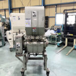 ホーライ社製　中古プラスチック粉砕機　【V-420（VC-420）】　【15馬力11kW】　背面画像のサムネイル