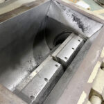 ホーライ社製　中古プラスチック粉砕機　【V-420（VC-420）】　【15馬力11kW】　刃部画像のサムネイル