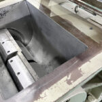 ホーライ社製　中古プラスチック粉砕機　【V-420（VC-420）】　【15馬力11kW】　刃部画像2のサムネイル