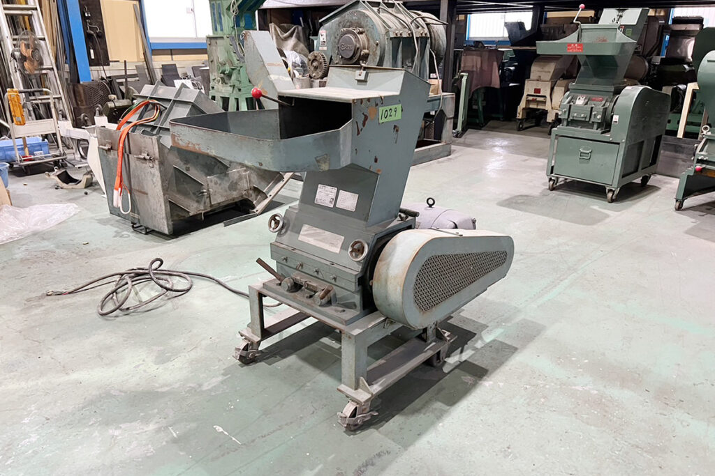 大登機械社製　中古プラスチック粉砕機　【DN-360】　【7.5馬力5.5kW】