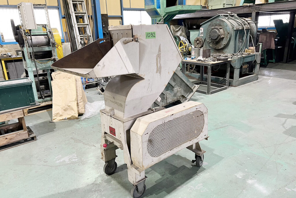 ダイコー精機社製　中古プラスチック粉砕機　【DAS-28】　【5馬力3.7kW】