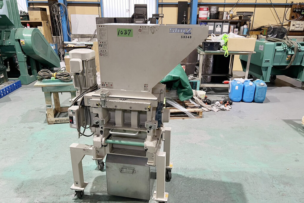 シュトルツ社製　中古低速粉砕機（スカッター）　【SX-340】　【2馬力1.5kW】　側面画像
