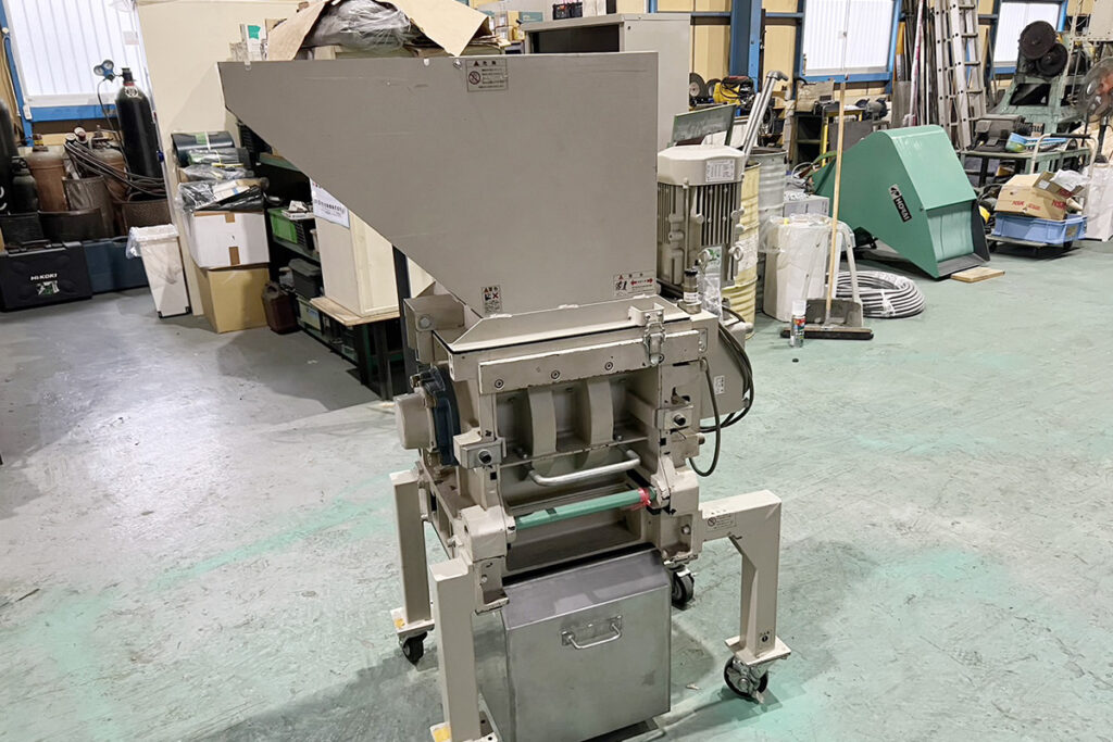 シュトルツ社製　中古低速粉砕機（スカッター）　【SX-340】　【2馬力1.5kW】　側面画像2
