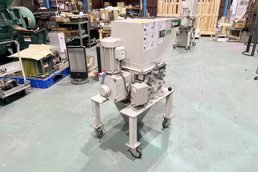 シュトルツ社製　中古低速粉砕機（スカッター）　【SA-24】　【2馬力1.5kW】　背面画像