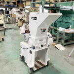 ホーライ社製　中古プラスチック粉砕機　【P-1328】　【2馬力1.5kW】　側面画像2のサムネイル